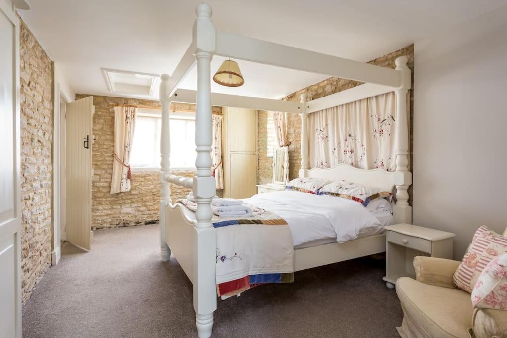 Stanton House, 6 Bedroom, 5 Bath *