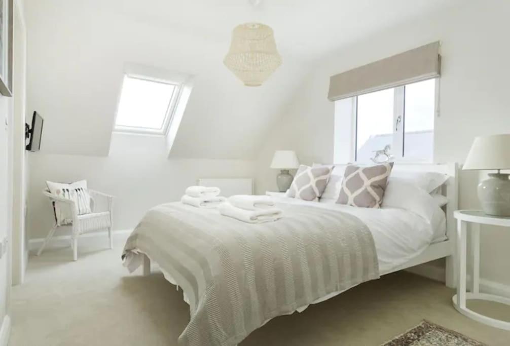 Holiday home Stone Barn, Contemporary Barn Conversion Cheltenham