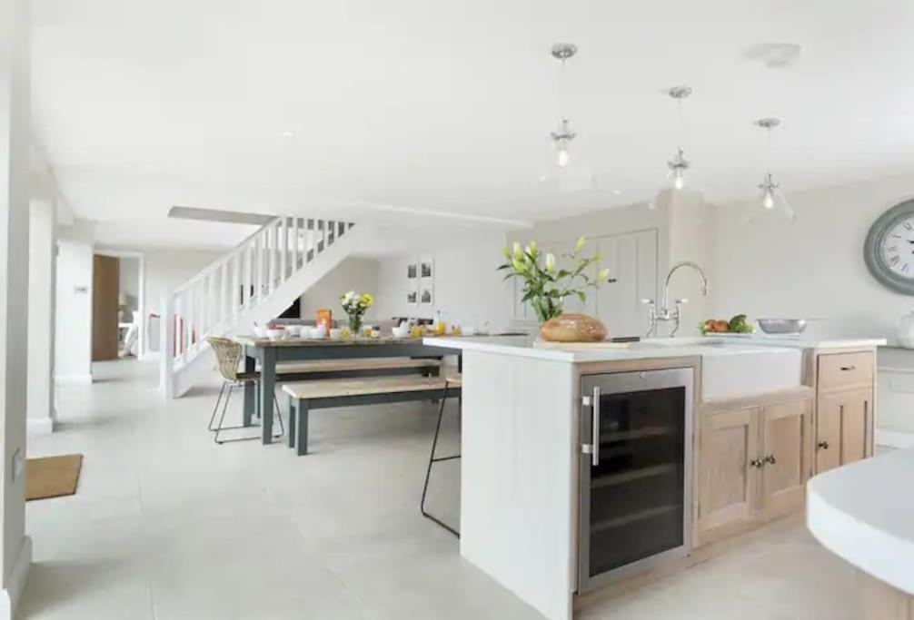 Stone Barn, Contemporary Barn Conversion Holiday home