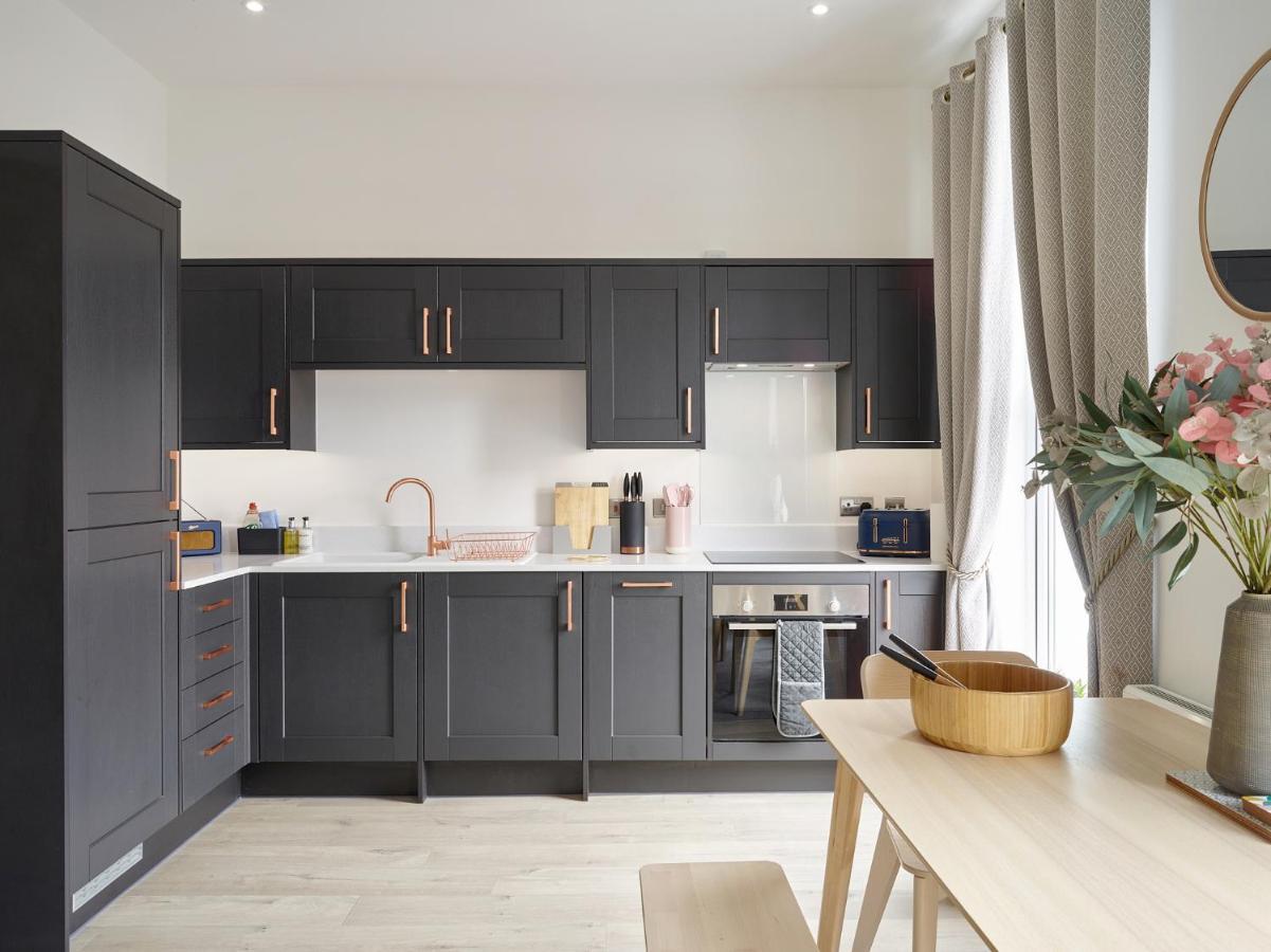 Curb - Super 2 Bed 5 Min From Town Centre Apartment *