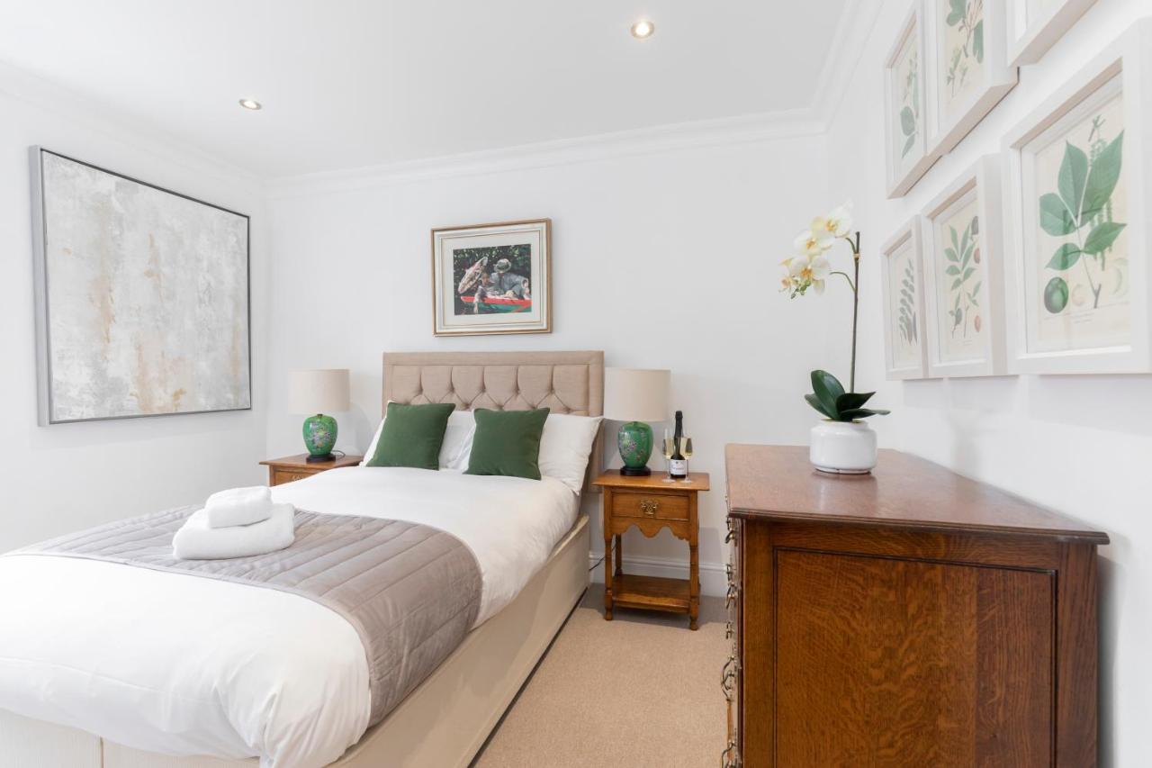 Beautiful 4 Bedroom Cheltenham