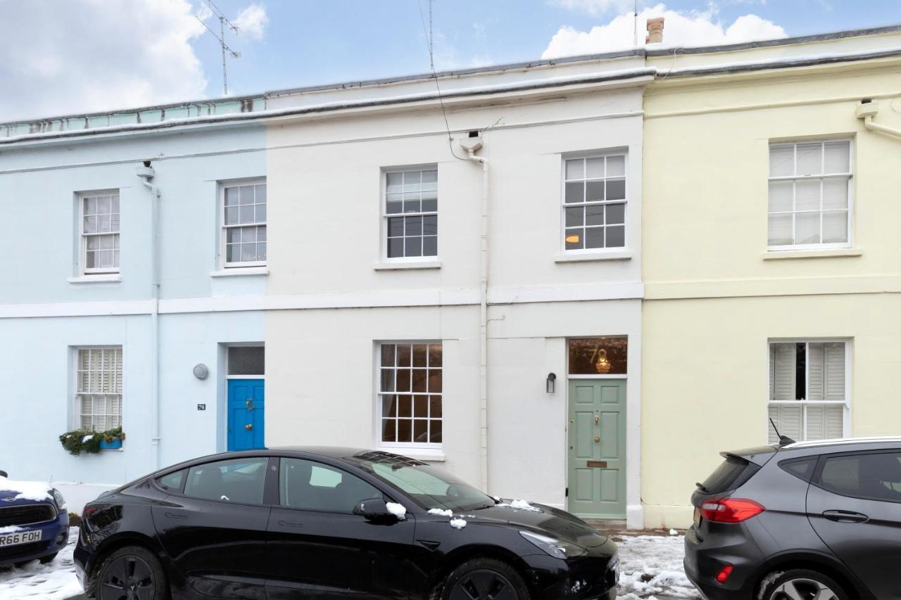 Beautiful 4 Bedroom * Cheltenham