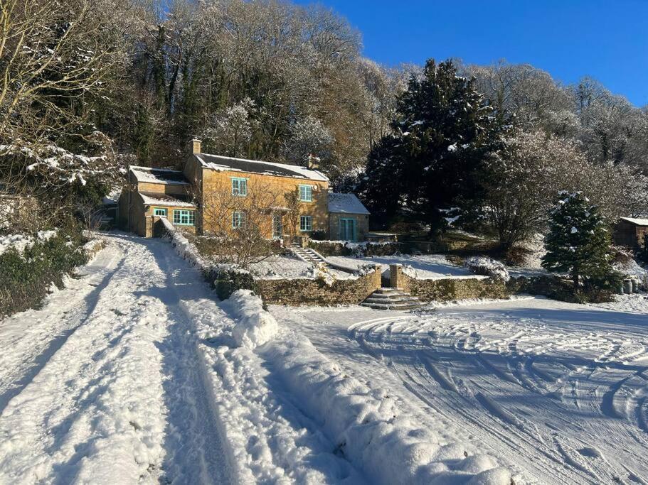 The Snicket - Traditional Cotswold *