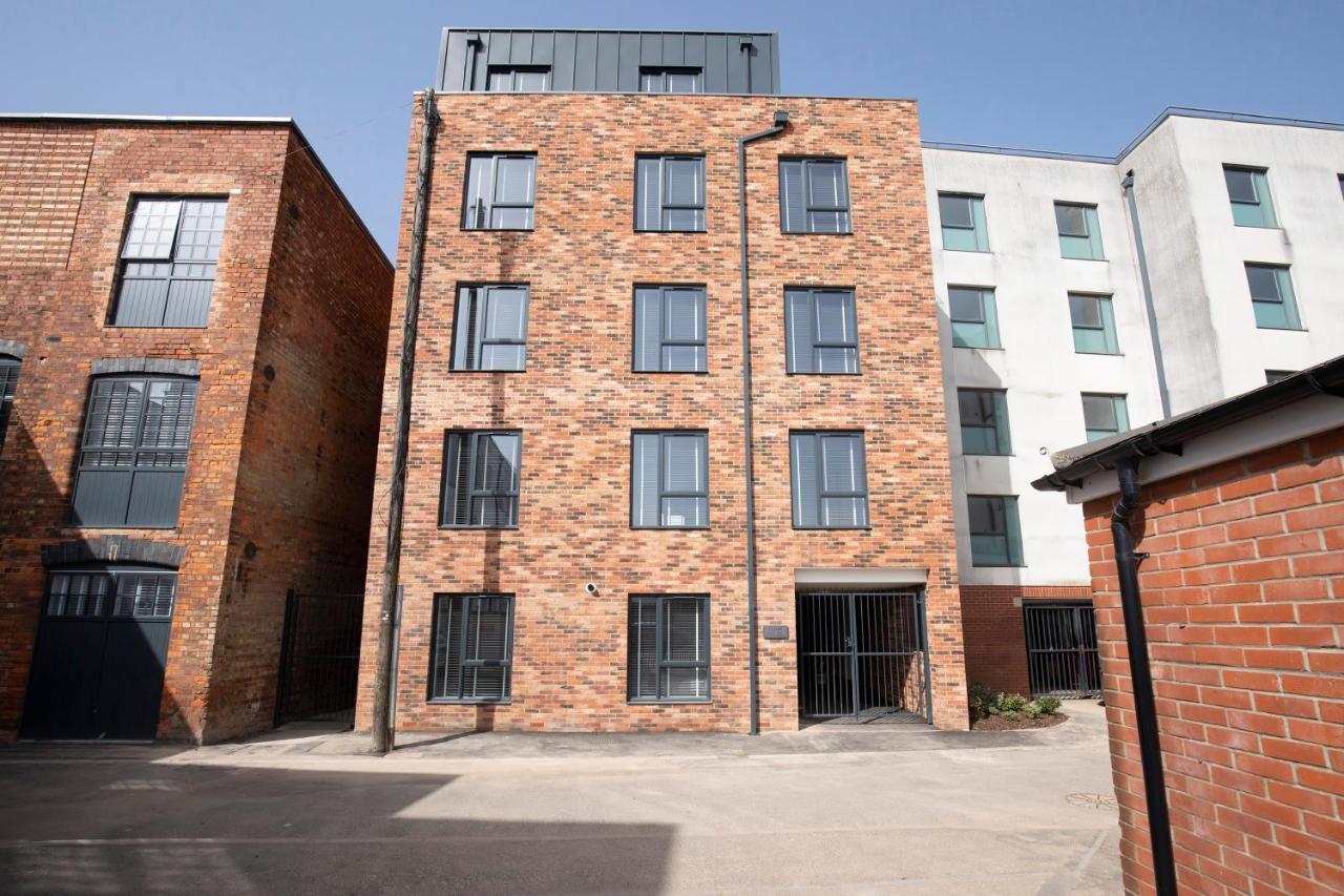 Elliot Oliver - Chic 2 Bedroom Town Centre Apartment