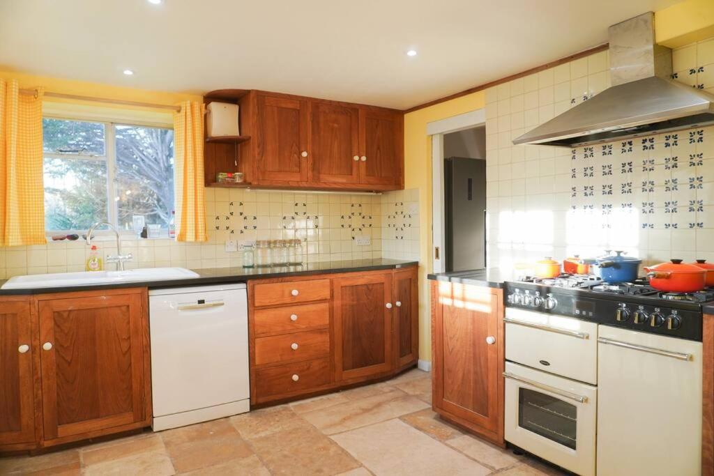 The Snicket - Traditional Cotswold * Cheltenham
