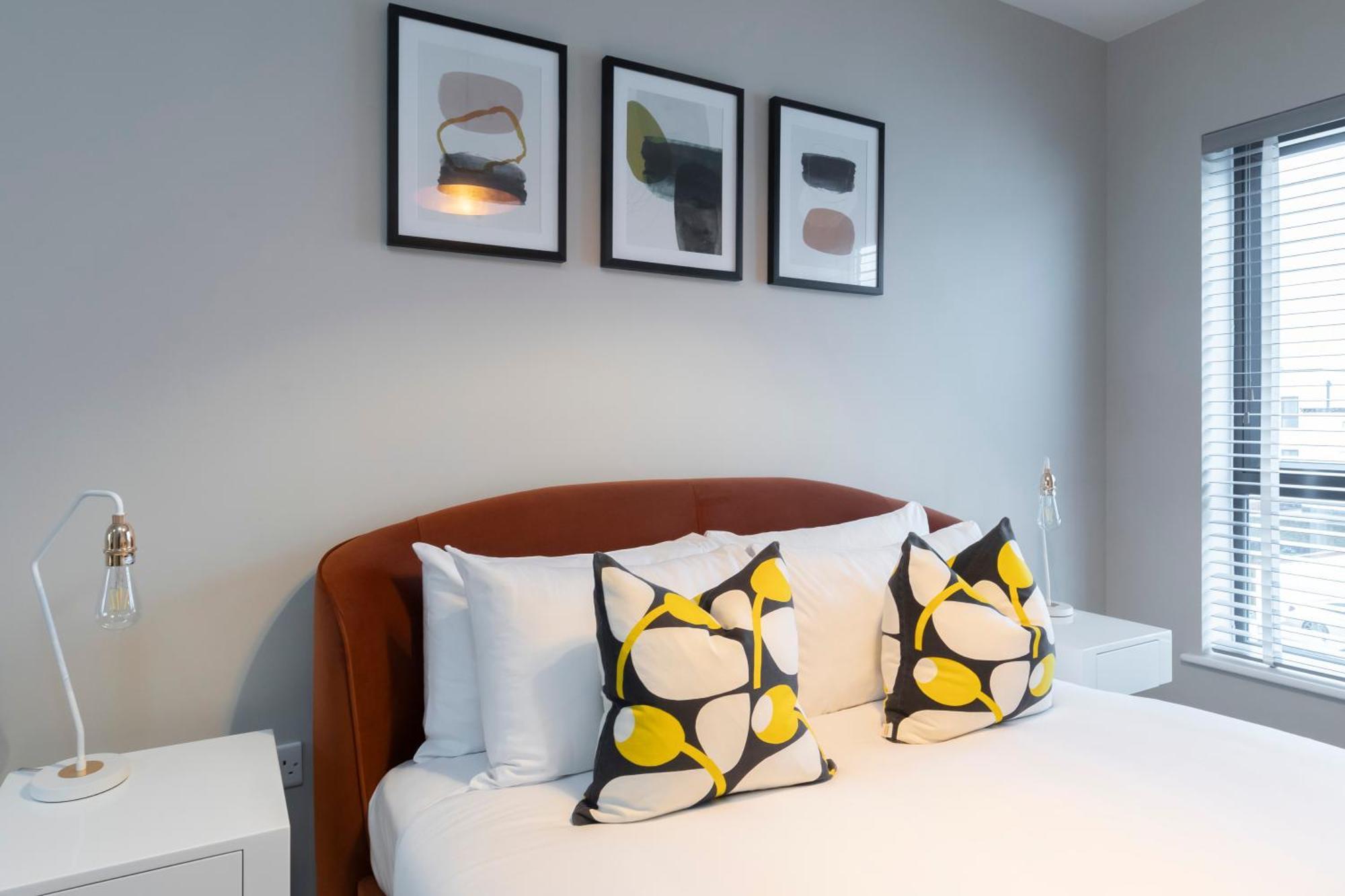 Elliot Oliver - Chic 2 Bedroom Town Centre Cheltenham