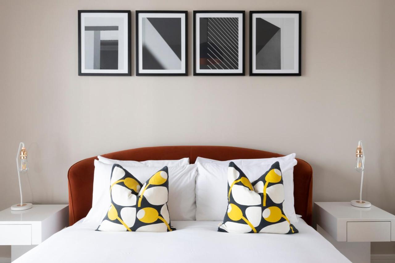 Elliot Oliver - Chic 2 Bedroom Town Centre