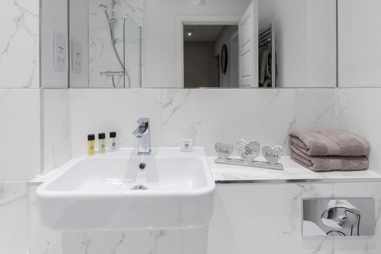Elliot Oliver - Chic 2 Bedroom Town Centre *