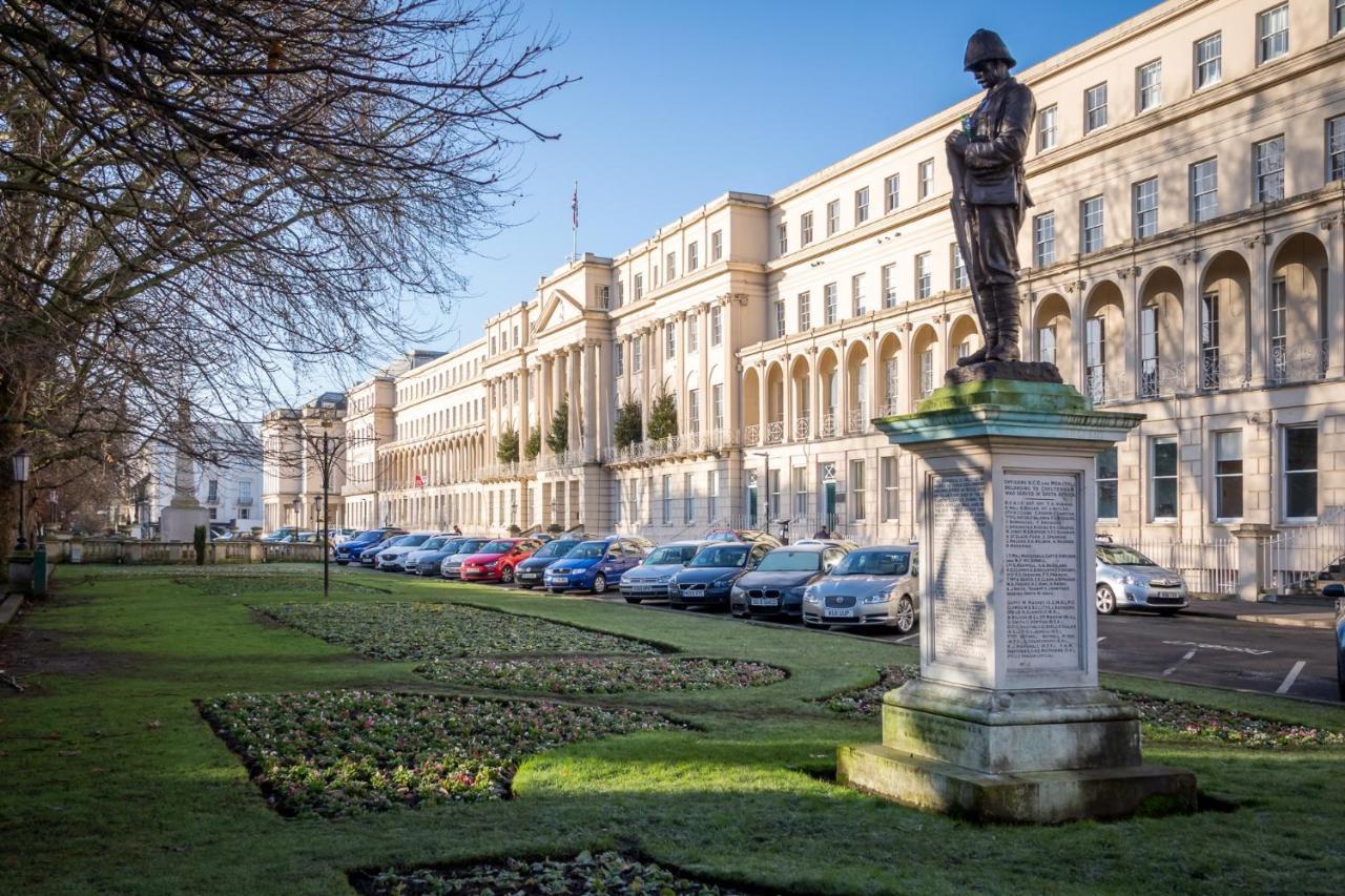 Apartment Elliot Oliver - Luxury 2 Bedroom Regency With Parking & Ev Charger