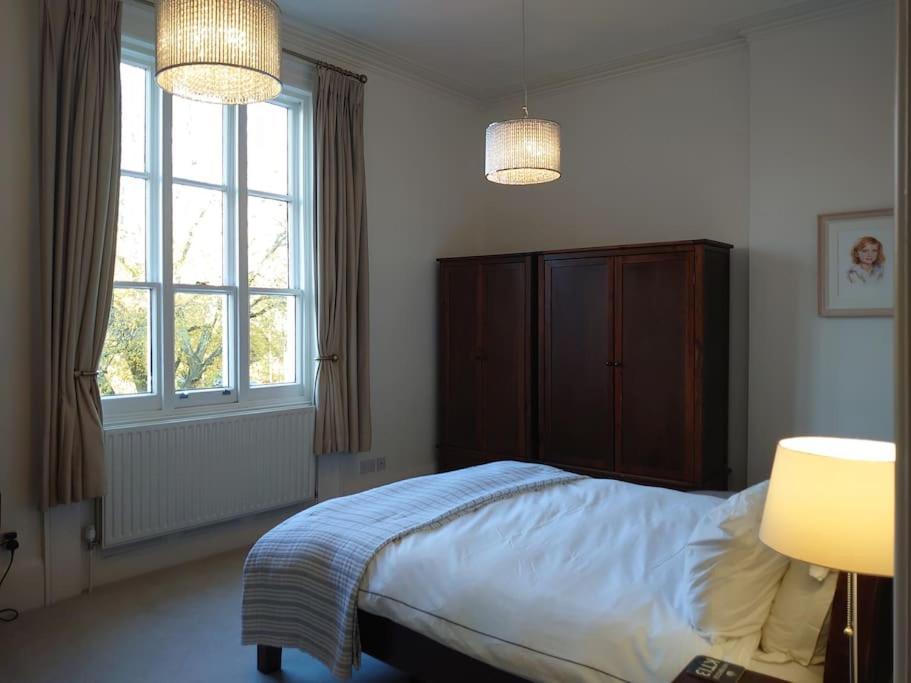 Luxury Apartment *
