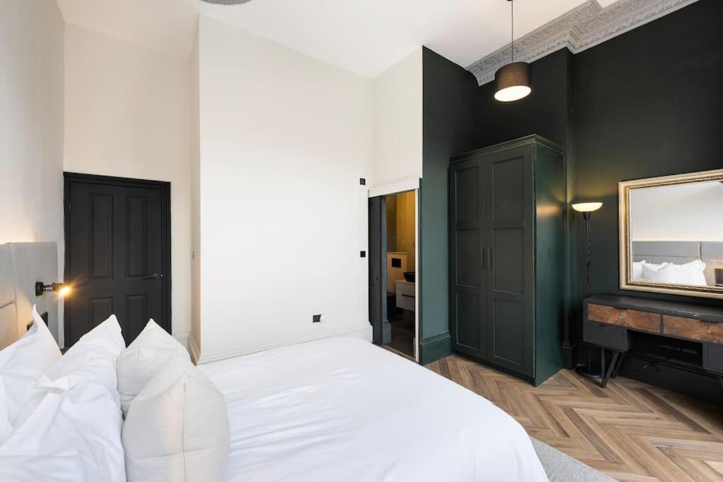 Apartment High End Free Parking Wifi Balcony Ensuite *