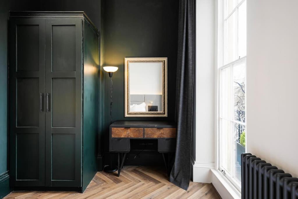 Apartment High End Free Parking Wifi Balcony Ensuite