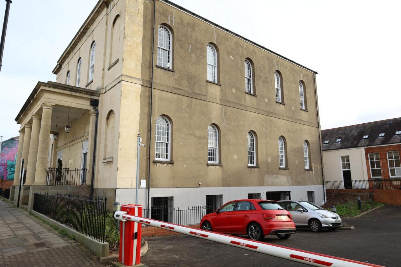 Wesley House - Fantastic Location With Free Parking * Cheltenham