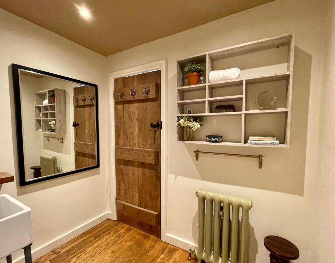 Apartment Bull Pen Annexe