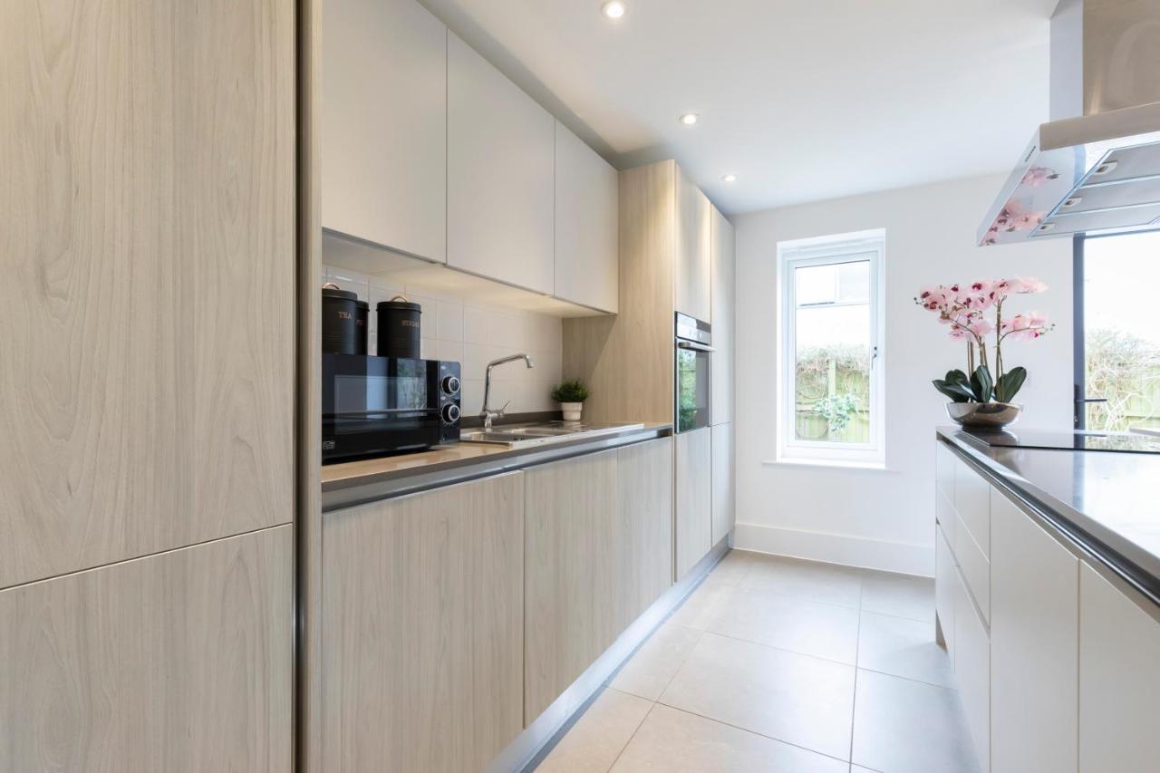 Spacious 3 Bed Holiday home Cheltenham