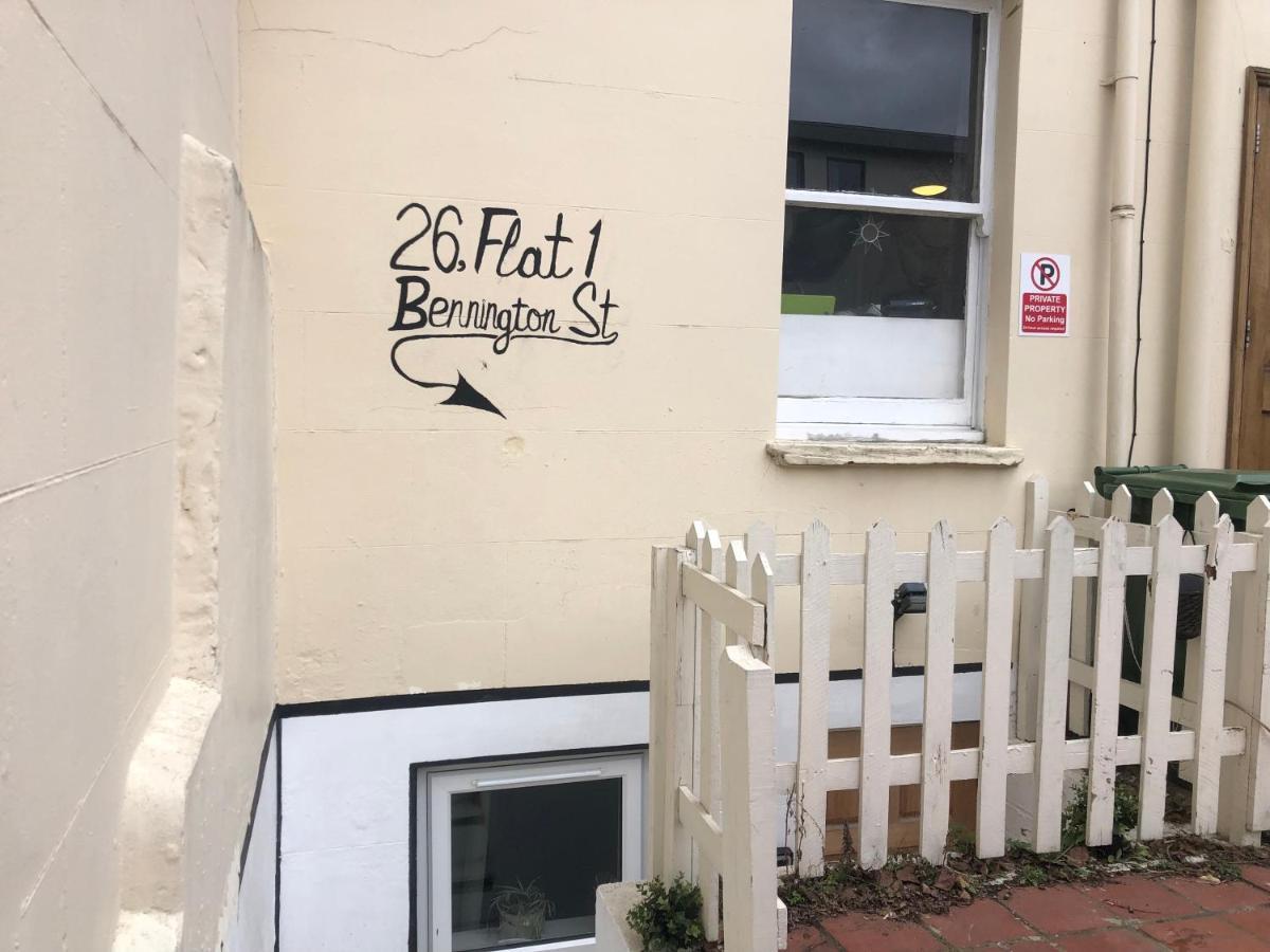 Comfortable Away From Home, Self Catering Flat, Town Centre, Free Parking * Cheltenham