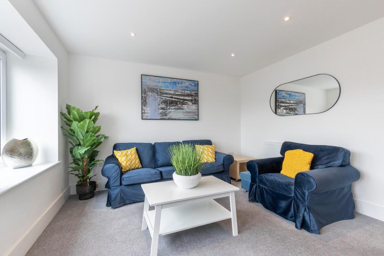Spacious 3 Bed Holiday home Cheltenham
