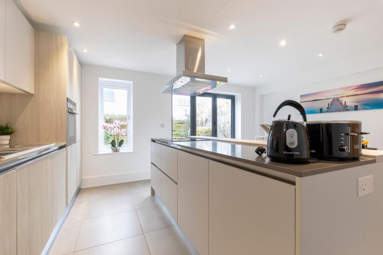 Spacious 3 Bed Holiday home Cheltenham