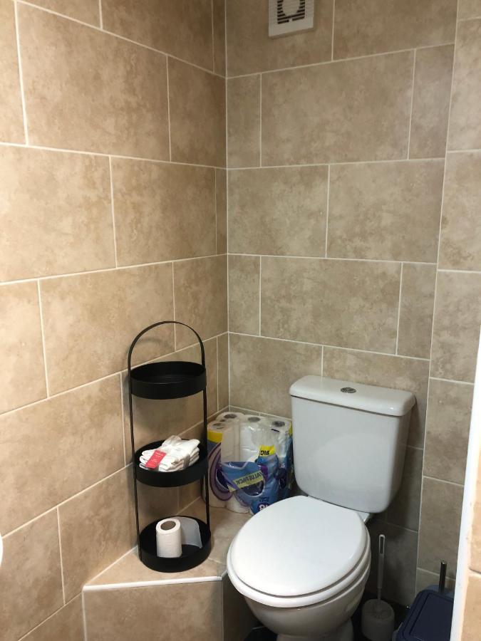 Apartment Comfortable Away From Home, Self Catering Flat, Town Centre, Free Parking
