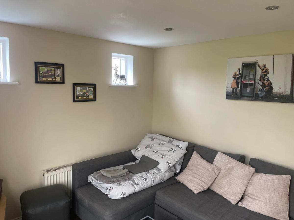 Newly Refurbished Unique Apartment Cheltenham