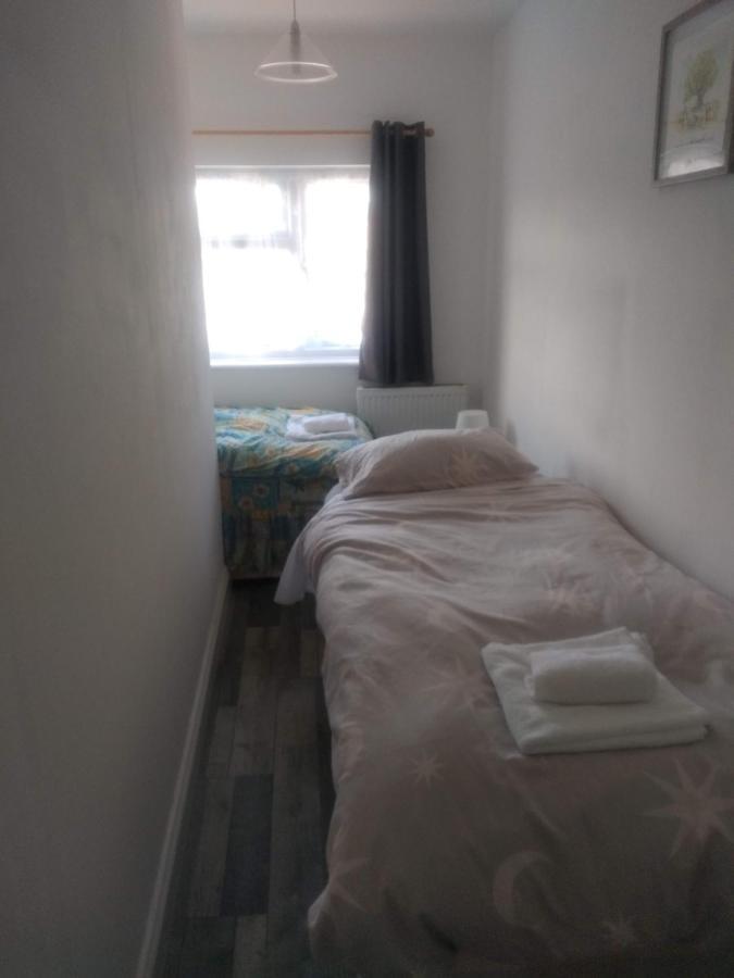 - 3 Bedroom, Parking, Disneyplus Holiday home Cheltenham