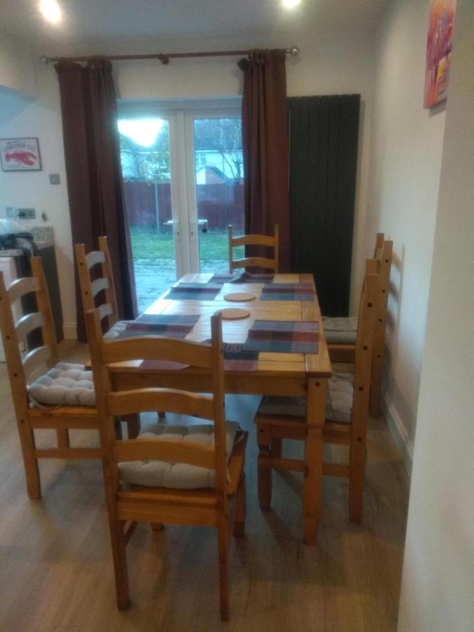 - 3 Bedroom, Parking, Disneyplus Holiday home Cheltenham