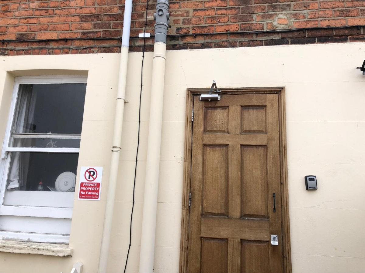 Comfortable Modern Home, Town Centre, Free Parking, Ensuite B Homestay *