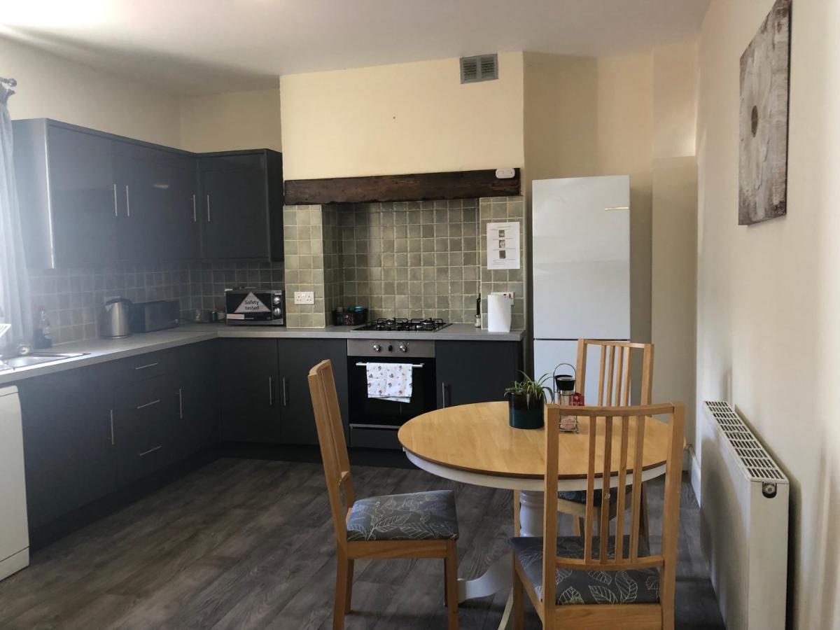 Comfortable Away From Home, Town Centre, Free Parking,multiple Homestay *