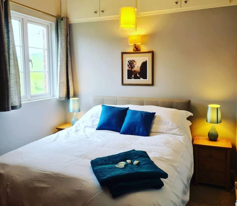 Holiday home Large Farmhouse, Cotswold Location, Great Views Cheltenham