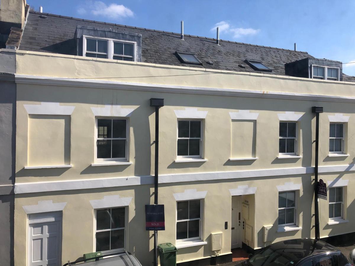 Comfortable Away From Home, Town Centre, Free Parking,multiple Cheltenham
