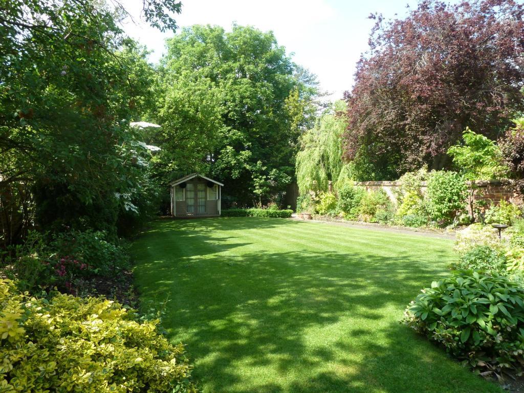 Butlers Guest house 4*