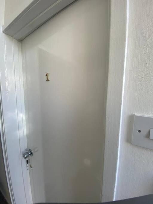 64 Bath Road - Ground Floor Apartment *