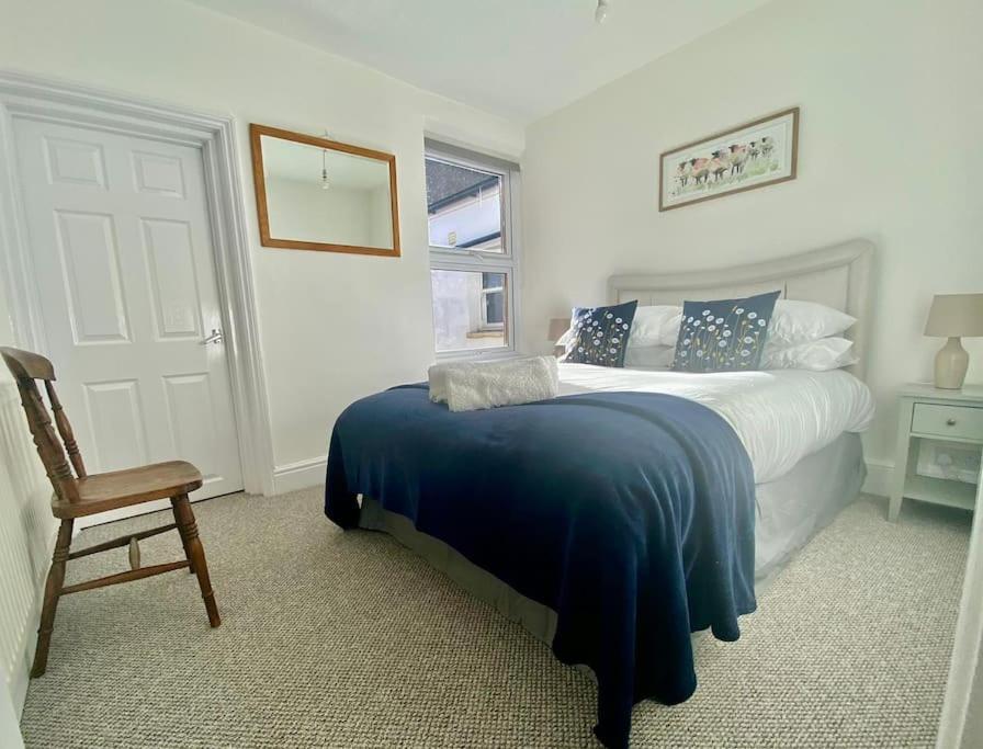 64 Bath Road - To Cheltenham