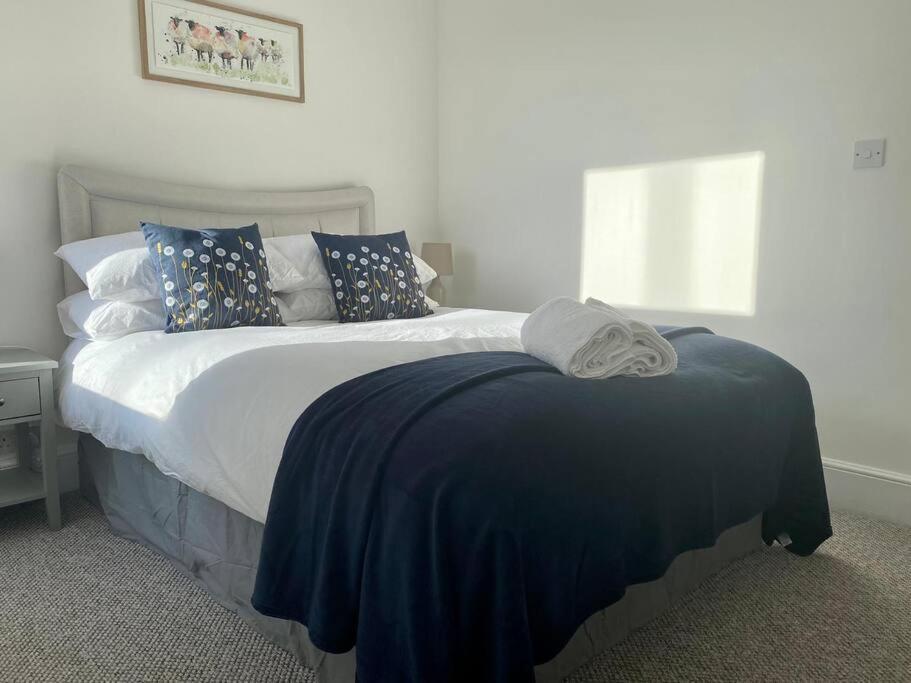 64 Bath Road - To Apartment Cheltenham