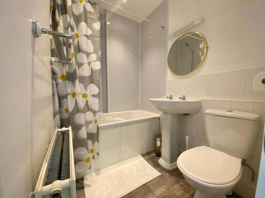 64 Bath Road - Ground Floor Apartment *