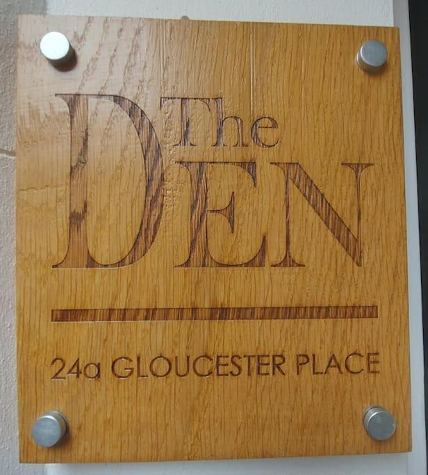 Apartment The Den, 2 Mins Chelt High Street, John Lewis Etc *