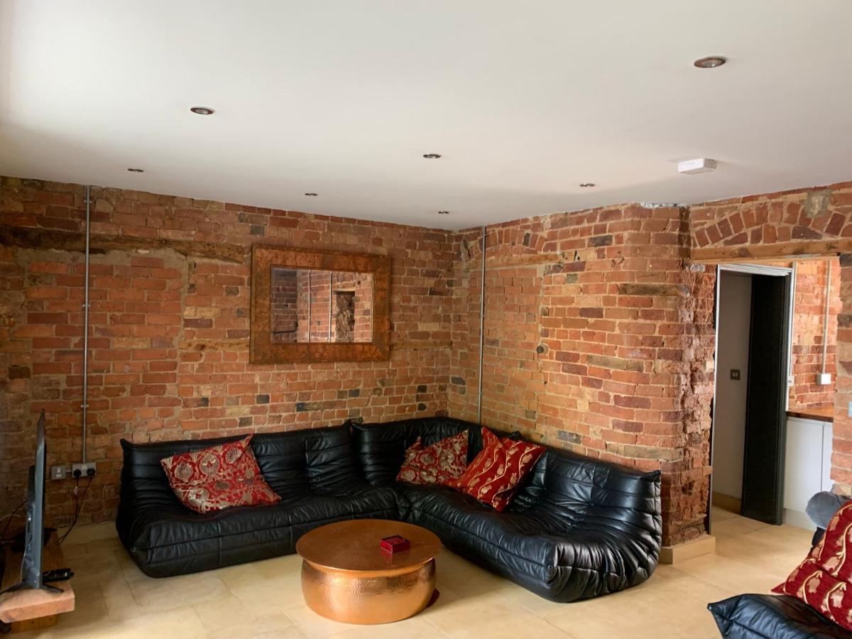 Lavish At Montpellier Gardens *