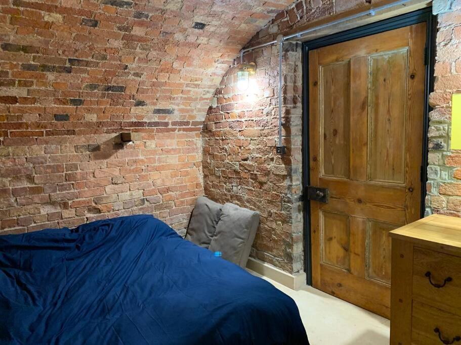 Lavish At Montpellier Gardens Apartment *