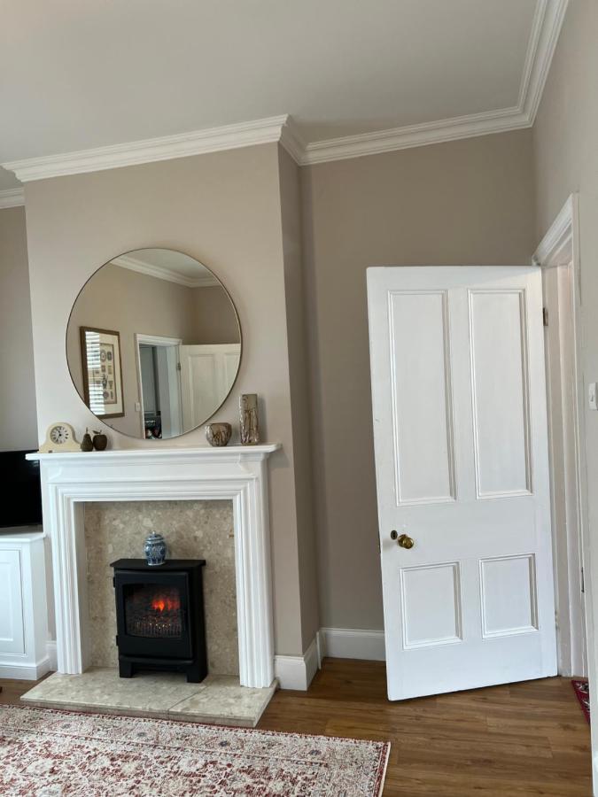 The Lily Pad - Townhouse, A Short Walk To Town Center And Racecourse Holiday home