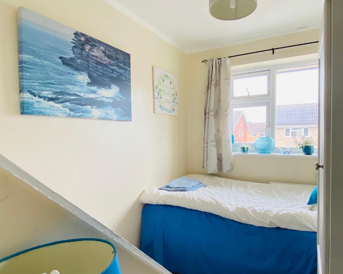 A Single-bed With A Guest Lounge * Cheltenham