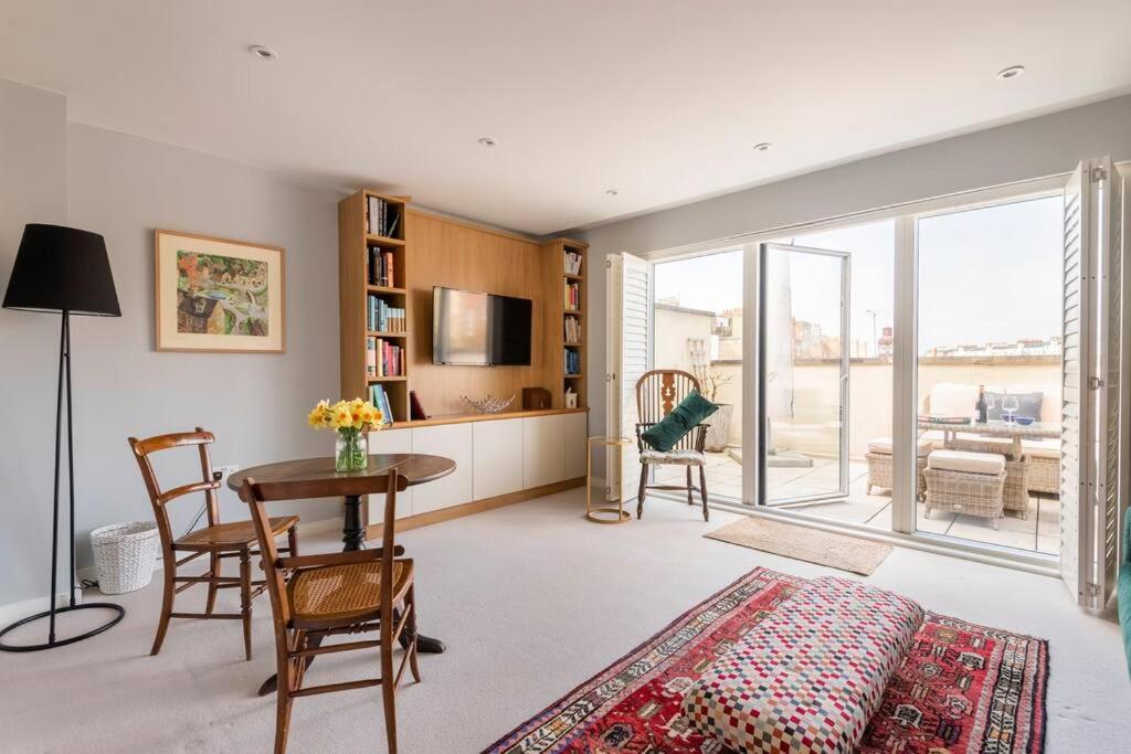 Apartment No 10 Cheltenham