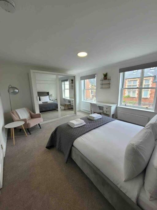 Casa de férias 5 Bed Modern Town Centre *