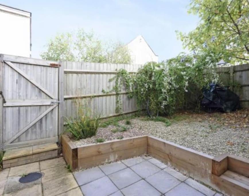 5 Bed Modern Town Centre *