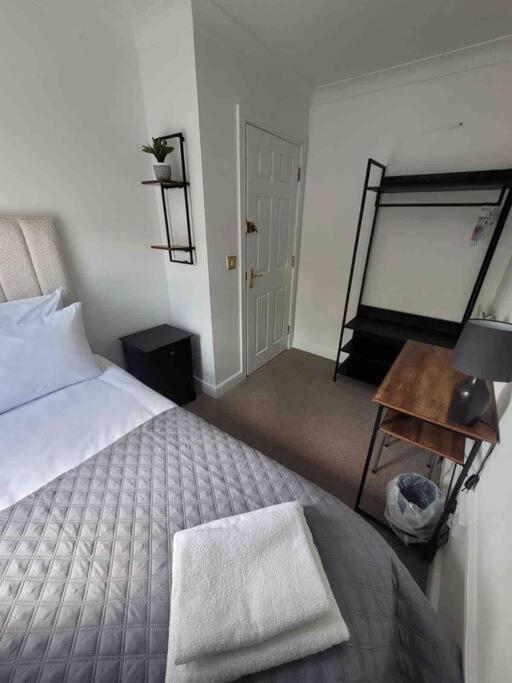 Casa de férias 5 Bed Modern Town Centre