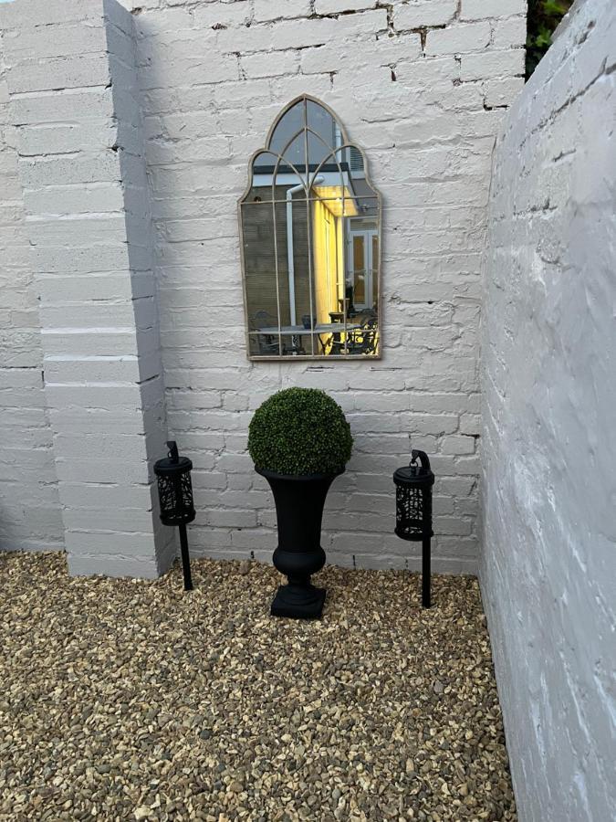 The Lily Pad - Townhouse, A Short Walk To Town Center And Racecourse *