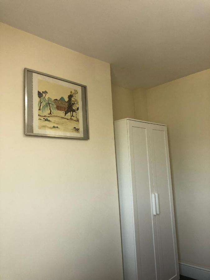 Comfortable Modern Home, Town Centre, Free Parking, Ensuite B