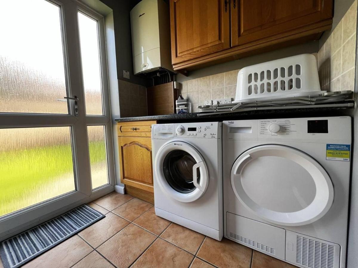 Charming 4-bed House In Free Parking Holiday home *