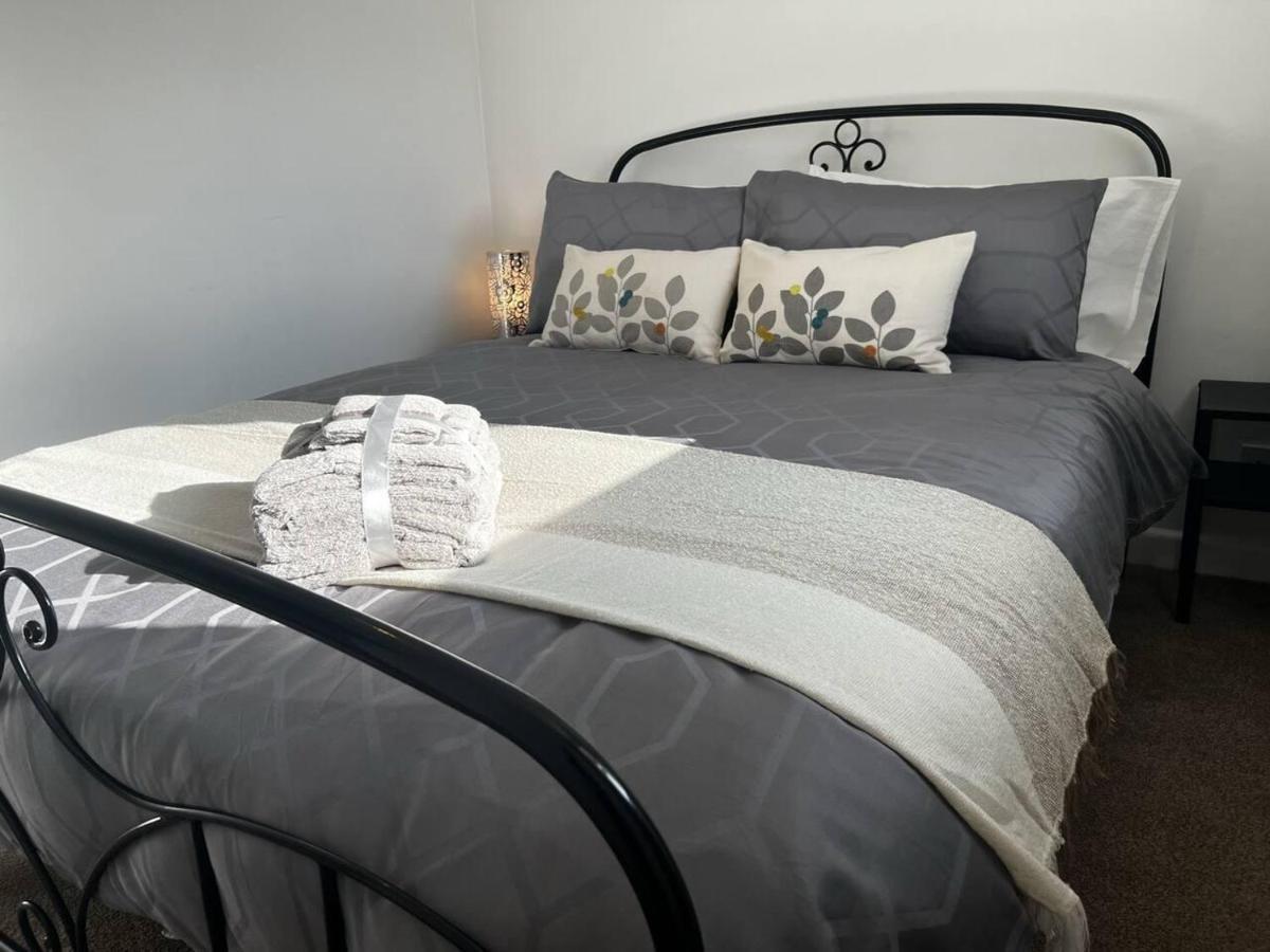 Charming 4-bed House In Free Parking Holiday home *