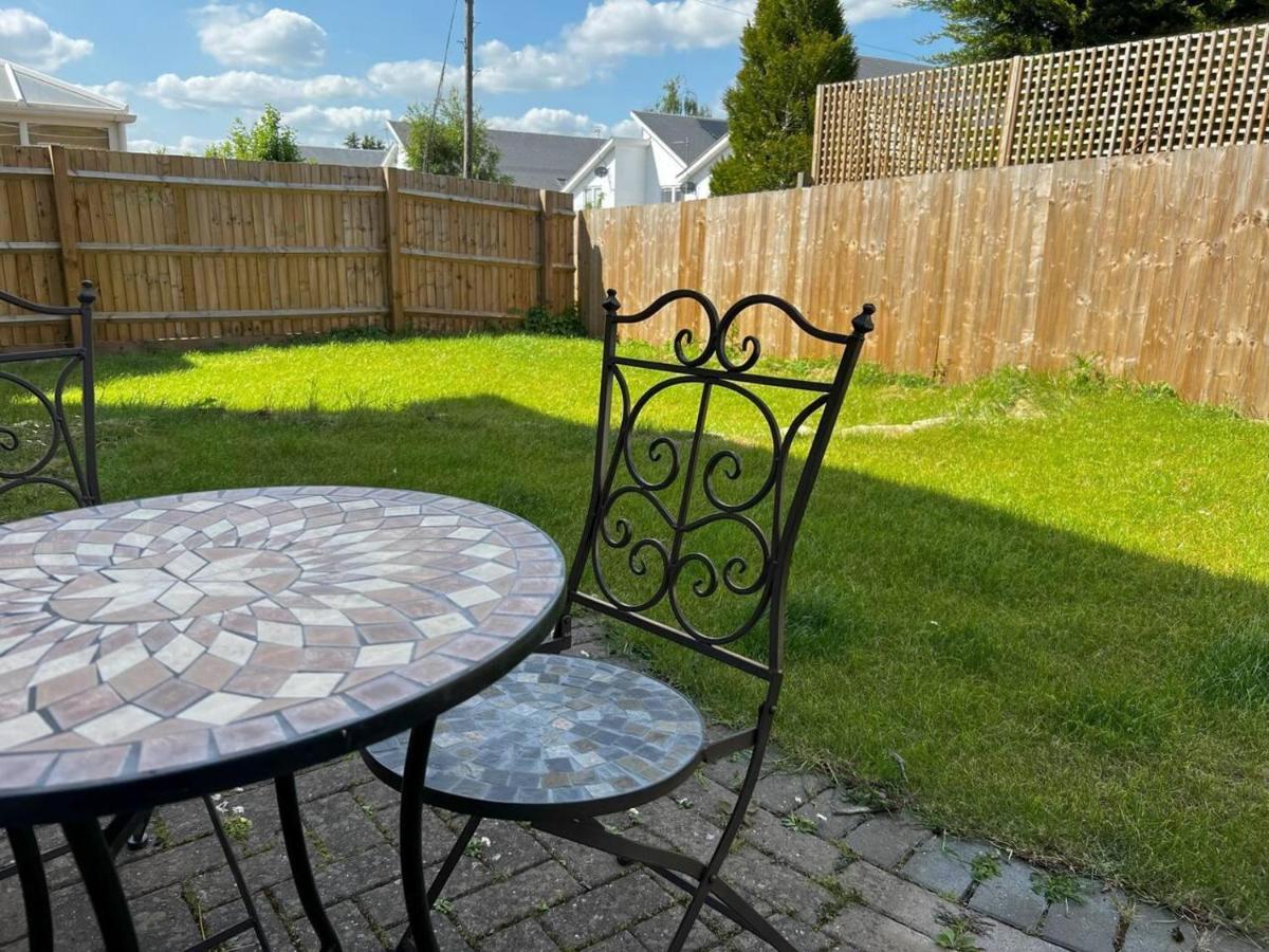 Charming 4-bed House In Free Parking Holiday home Cheltenham