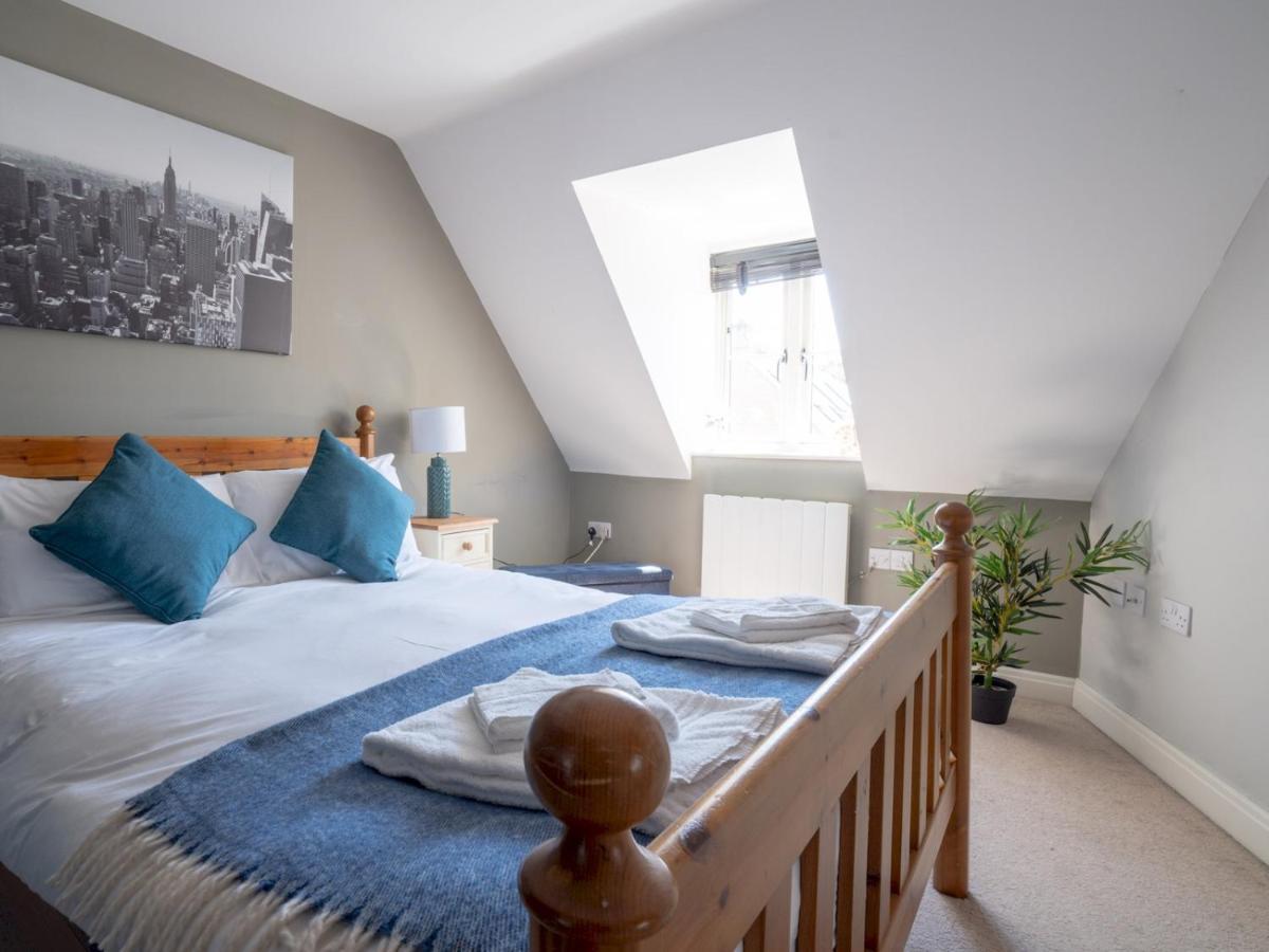 Holiday home Pass The Keys Lovely 4 Bedroom Family With Garden Parking Cheltenham